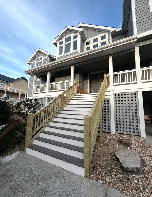 Slide of Flores Siding & Roofing