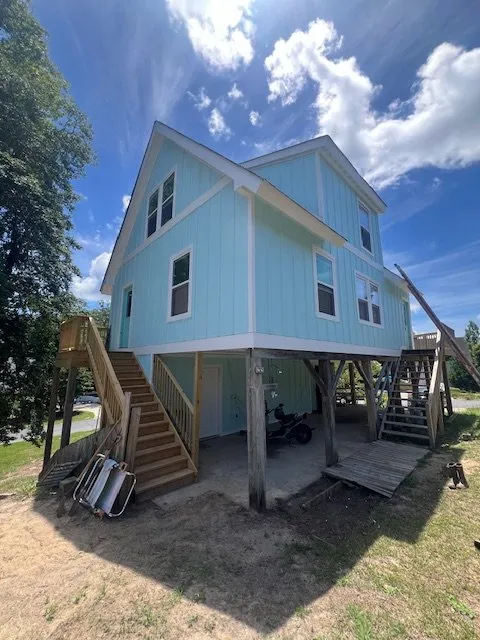 Slide of Flores Siding & Roofing