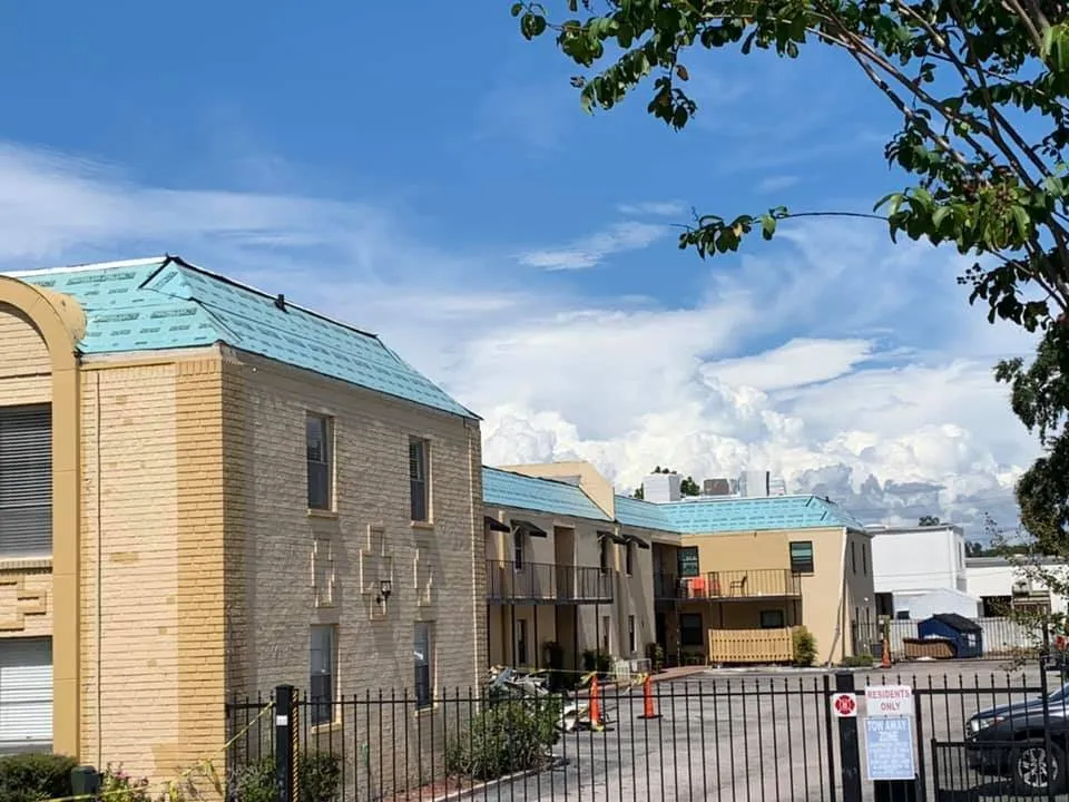 Top-rated storm damage roof repair in St. Petersburg, FL by Florida Building Pros