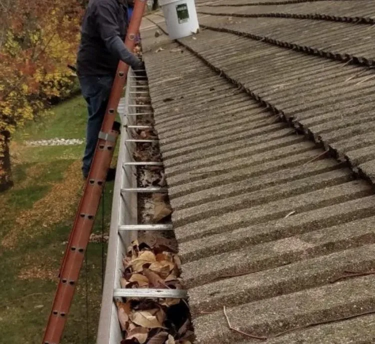 Slide of Floridas Best Gutter Cleaning