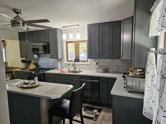 Flying J's Construction Logo