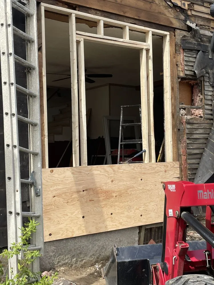 Slide of Foley contracting