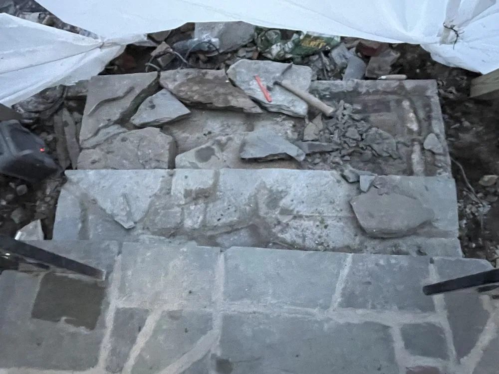 Slide of Foley contracting