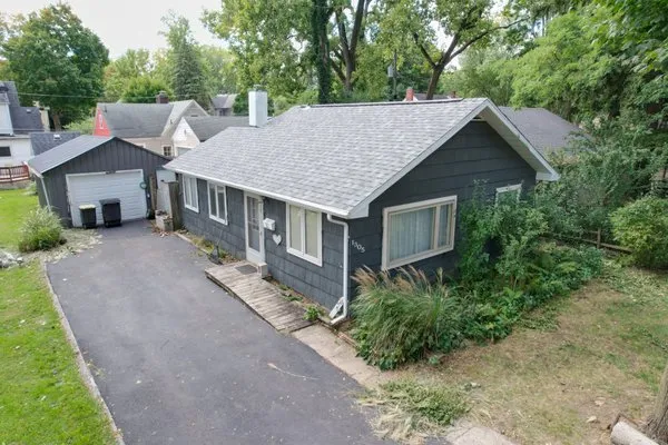 Fort Wayne Exteriors Logo