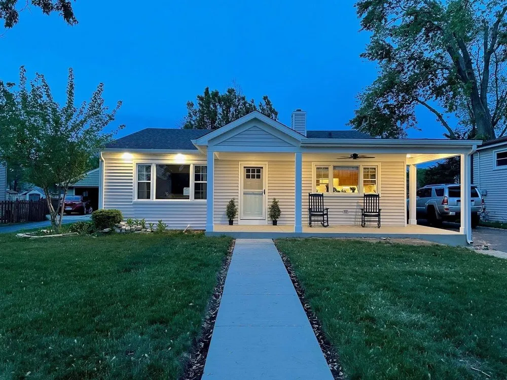 Slide of Four Seasons Contracting