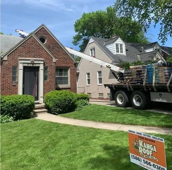 Slide of Four Seasons Kanga Roof