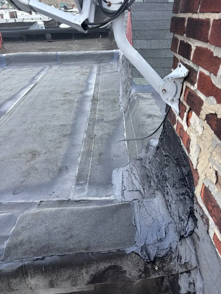 Slide of Four Seasons Roofing & Siding