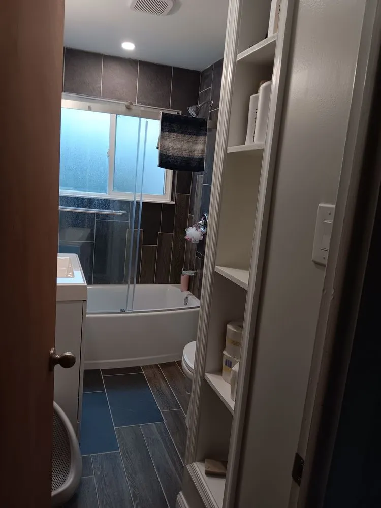 Slide of Fox & Friends Contracting