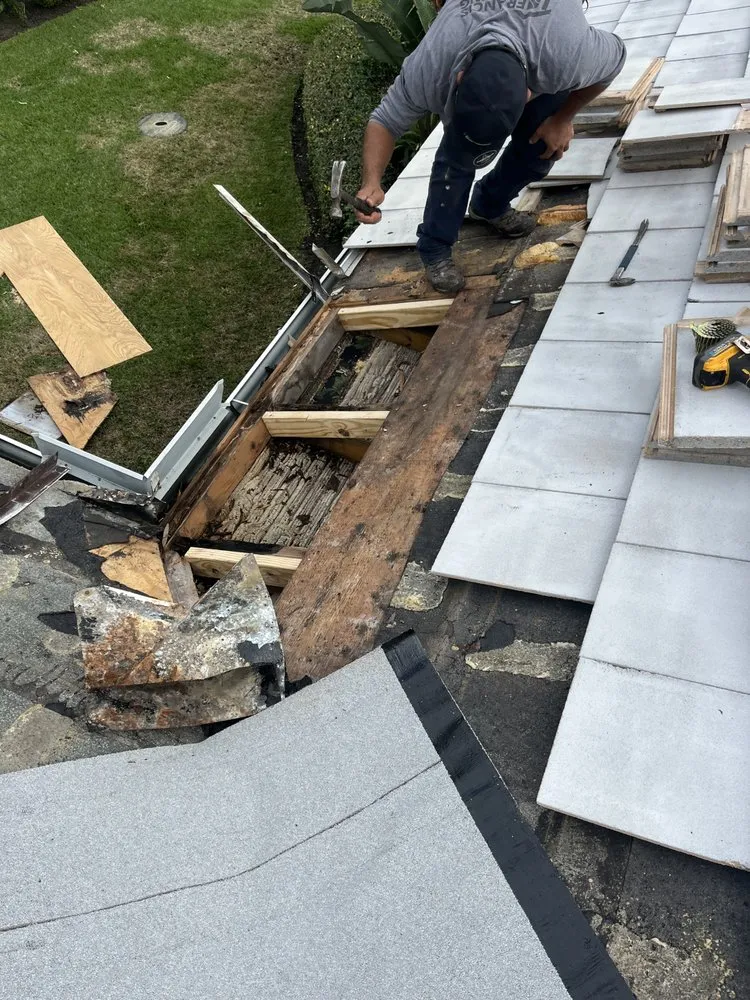 Slide of Francis Roofing Solutions