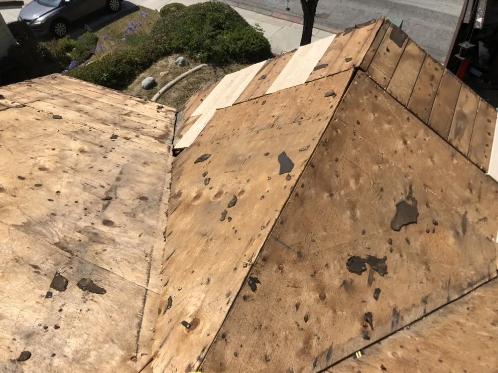 Slide of Frank Delgado Roofing