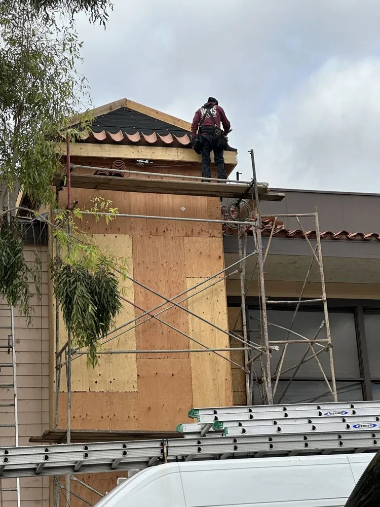 Slide of Frank Delgado Roofing