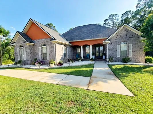 Franklin's Elite Roofers Company Logo