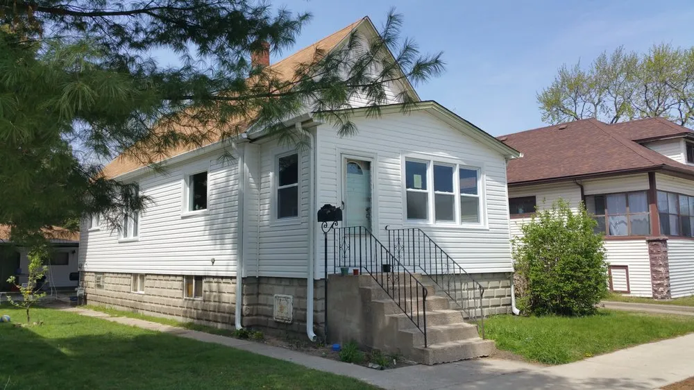 Slide of Fredd Construction