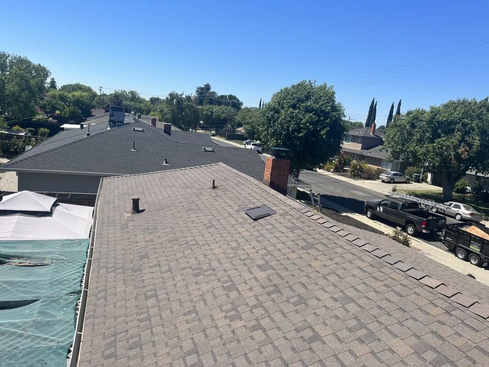 Slide of Fredy's Roofing