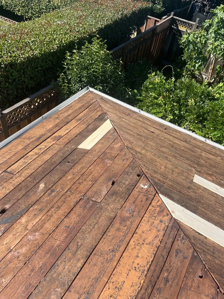 Slide of Fredy's Roofing