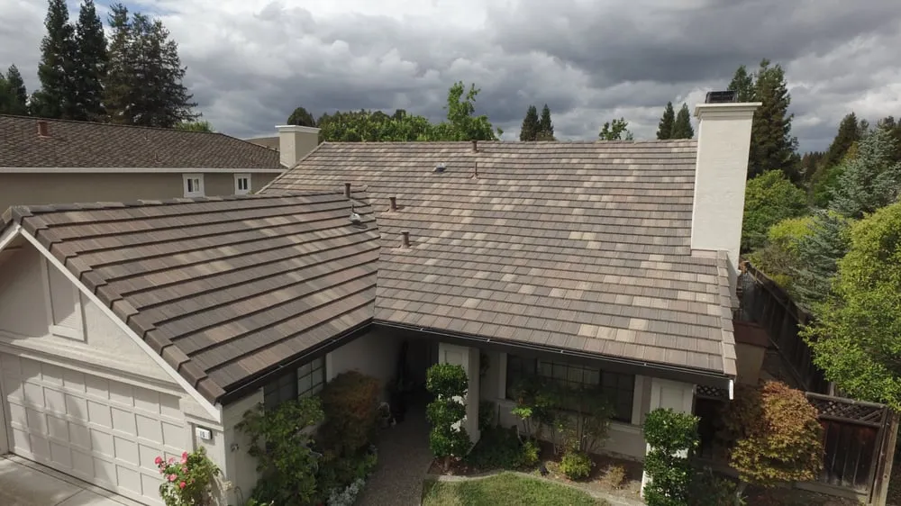 Slide of Freeman Roofing