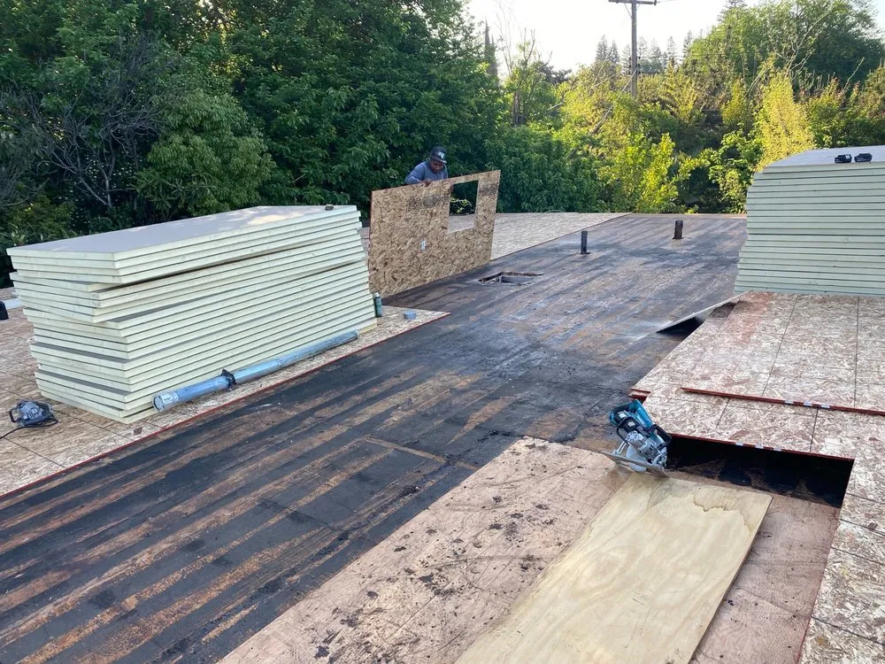 Slide of Freeman Roofing