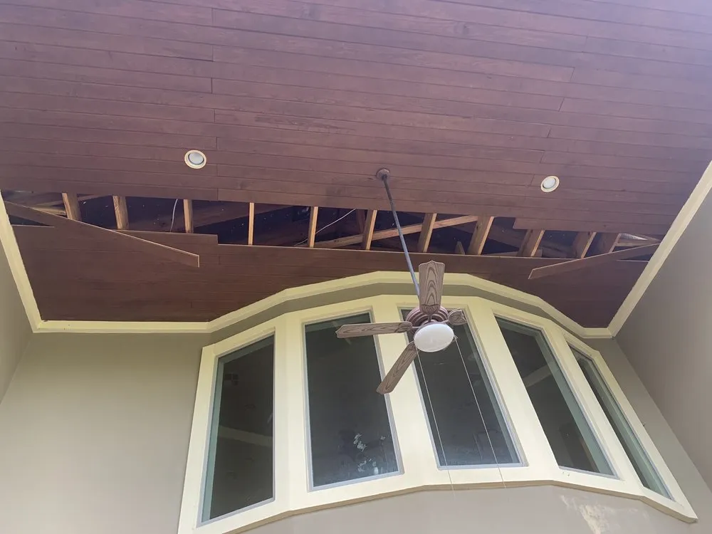 Slide of Freetail Roofing