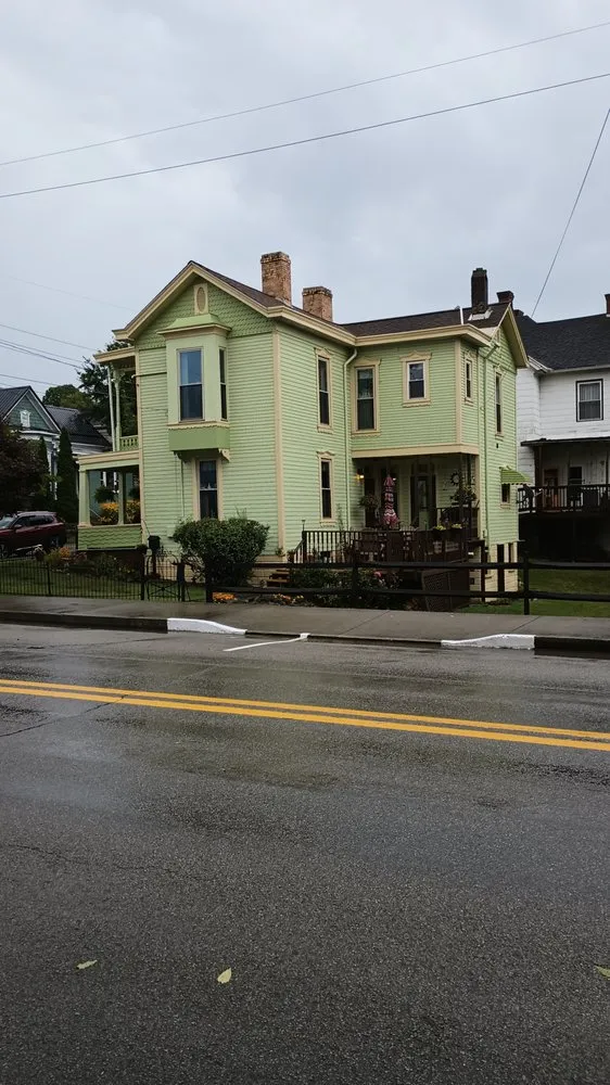 Reliable residential roofing service experts serving Lost Creek, WV - Fresh Coat