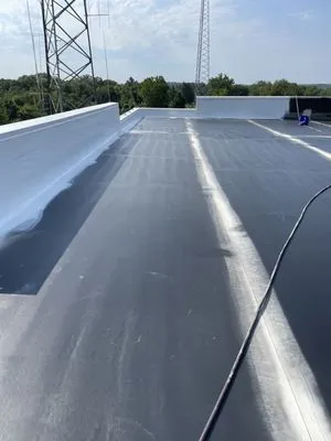 Frontier commercial roofing Logo