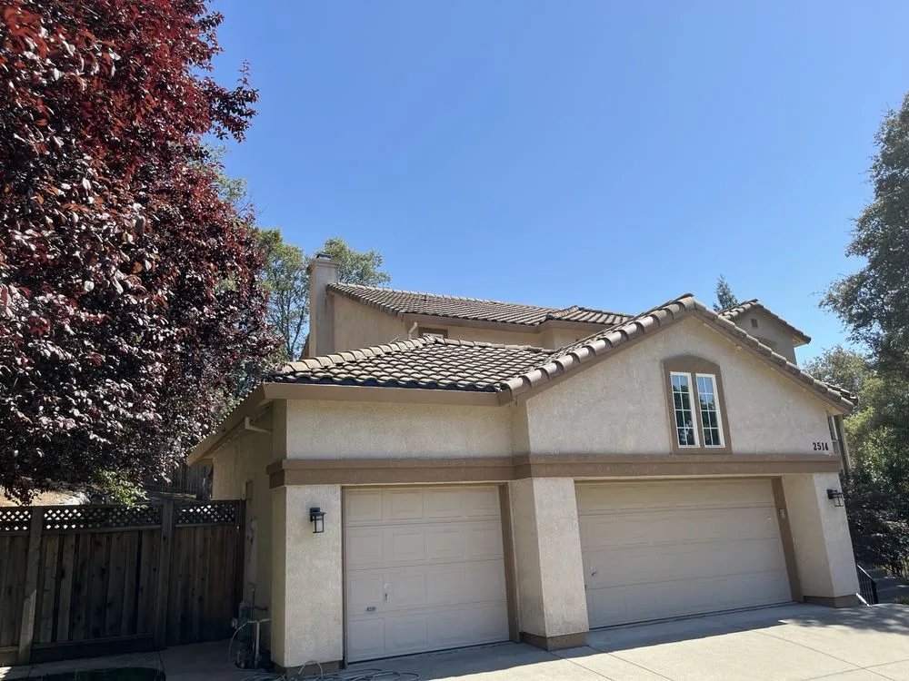 Slide of Frontline Roofing