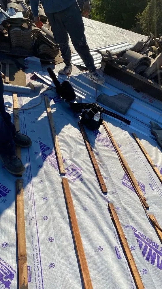 Slide of Frontline Roofing