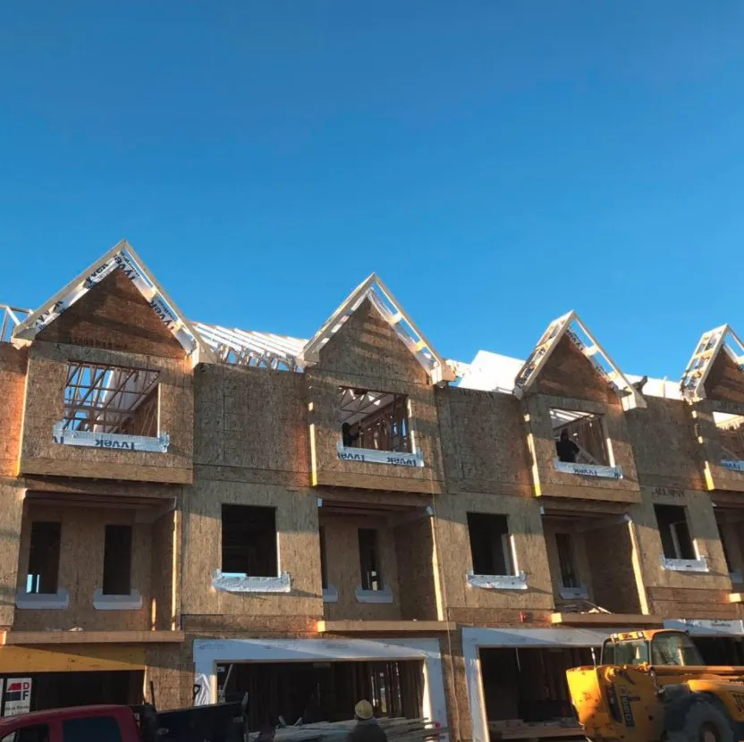 Reliable roof leak repair in Bristolville, OH by Frontrow Contacting