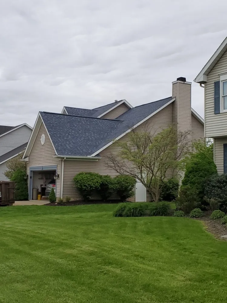 Trusted shingle roofing service in Bristolville, OH - Frontrow Contacting