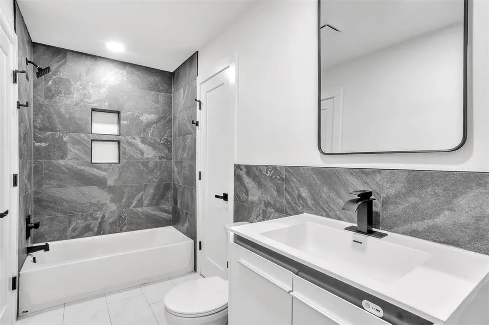 Slide of Frontstar Construction