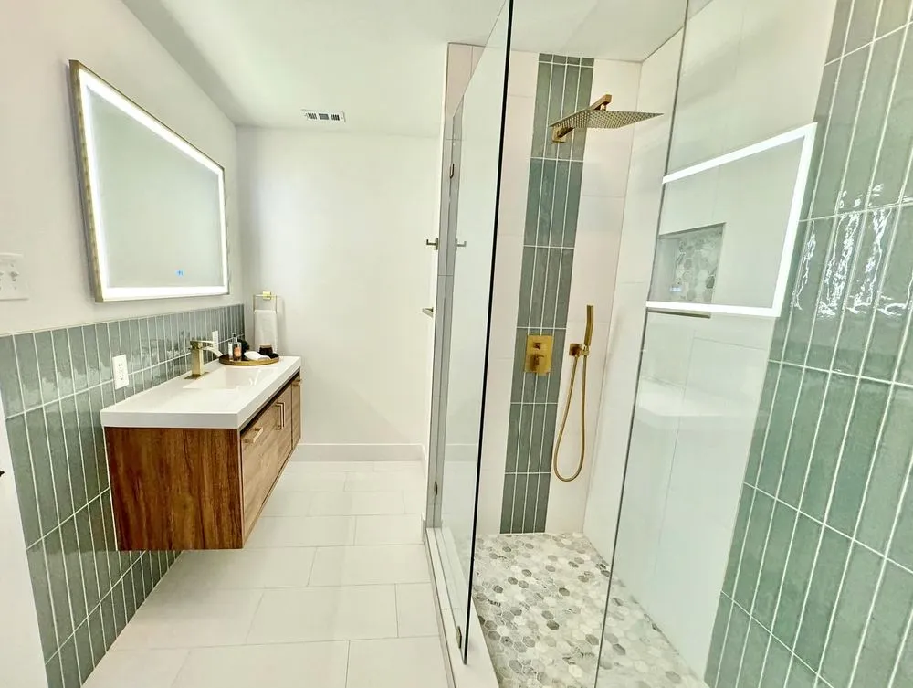 Slide of Frontstar Construction