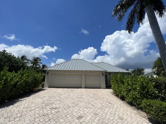 FSL General Contractors Logo