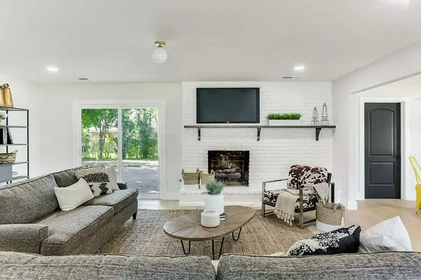 FTX Roofing & Remodel Logo