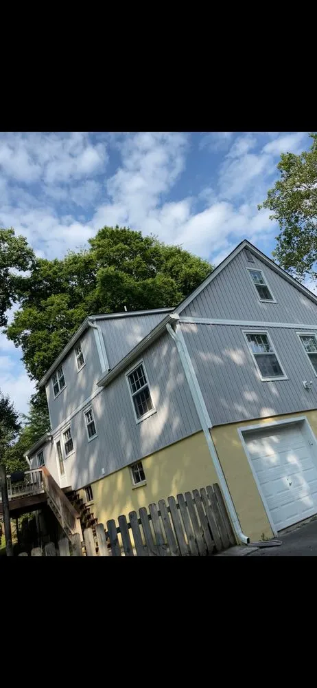 Slide of Fuentes Installation