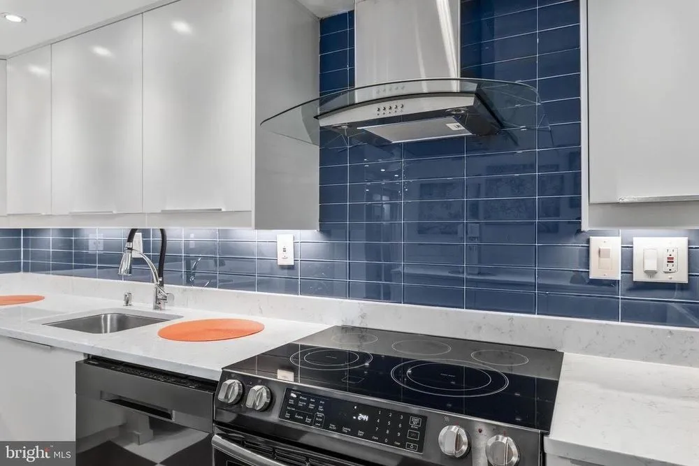 Slide of Full Bright Construction