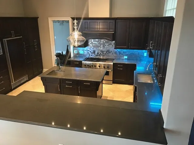 Slide of Full Service USA