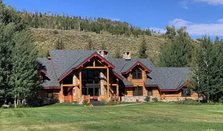 Slide of G & G Roofing