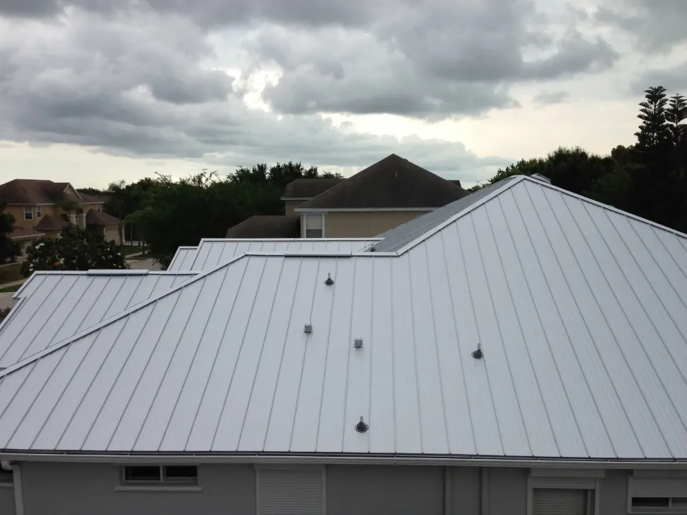 Slide of G & G Roofing