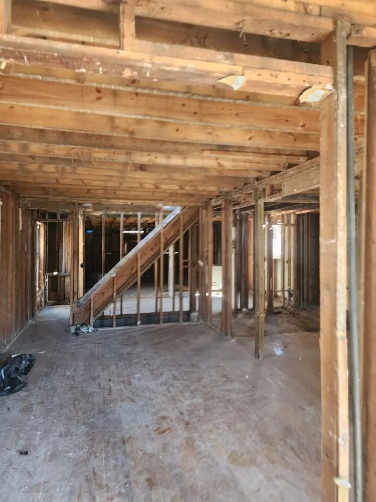 Slide of G & G Tree Expert