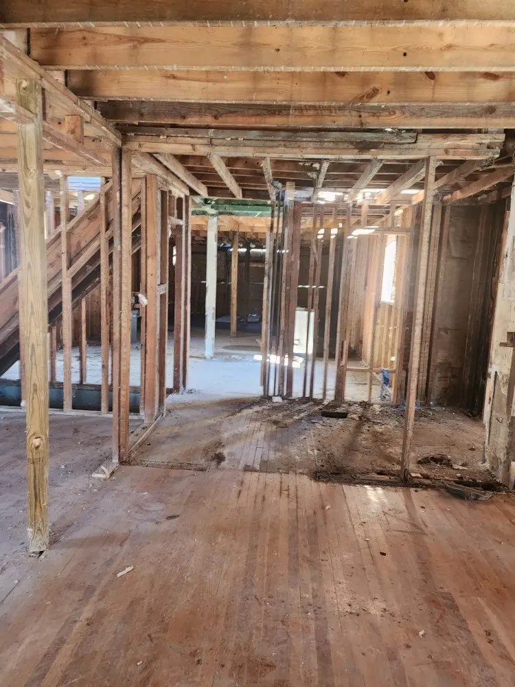 Slide of G & G Tree Expert