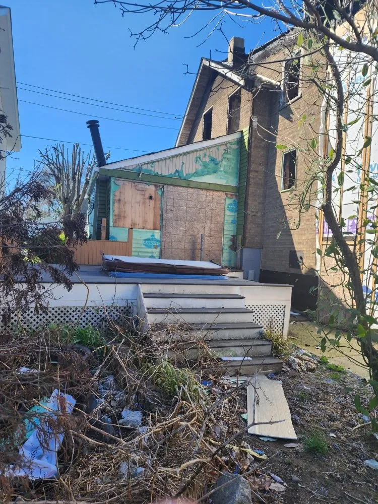 Slide of G & G Tree Expert