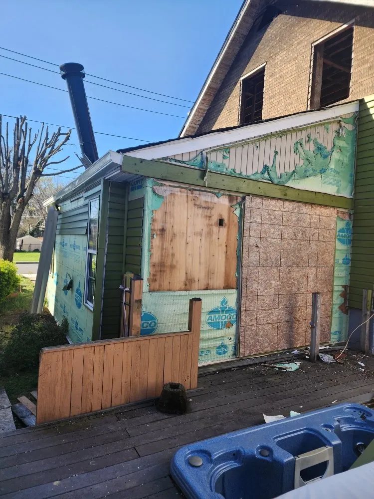 Slide of G & G Tree Expert