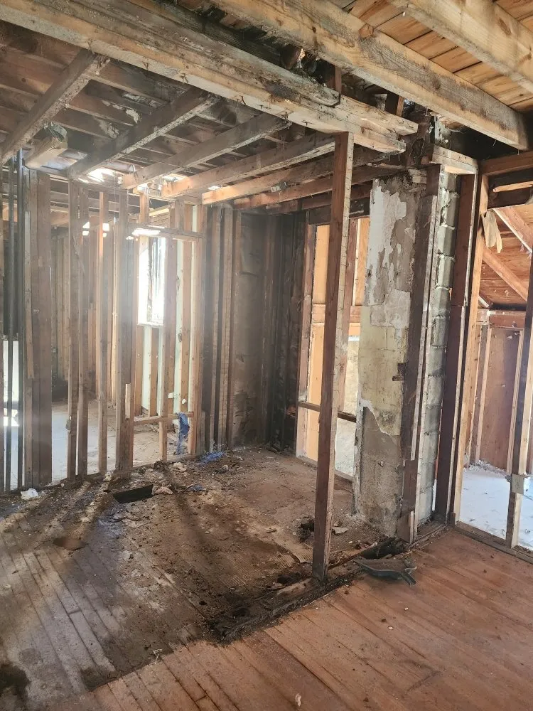 Slide of G & G Tree Expert