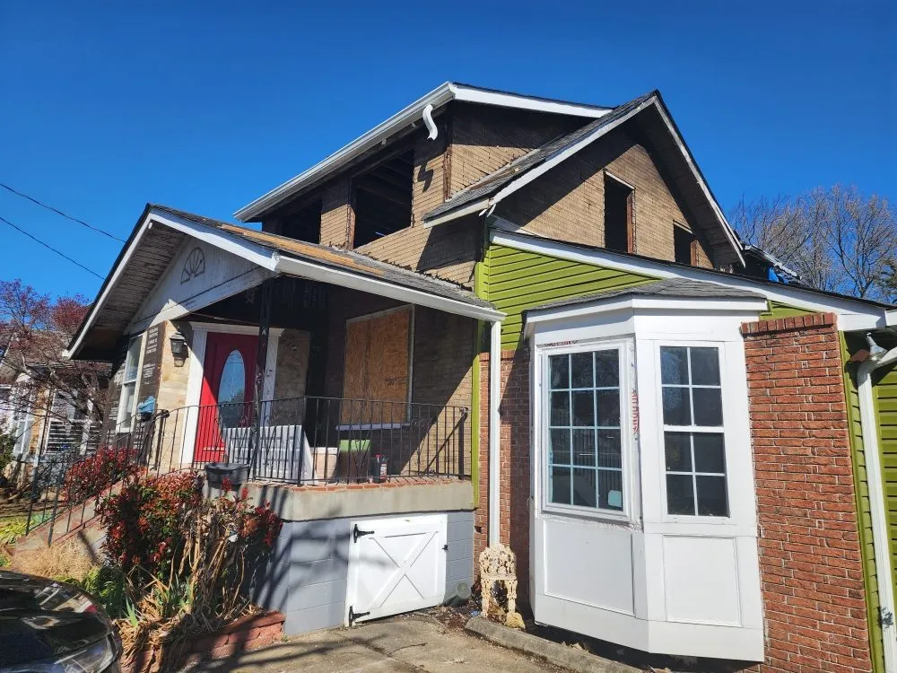 Slide of G & G Tree Expert