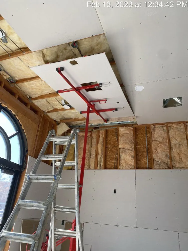 Slide of G & R Handyman