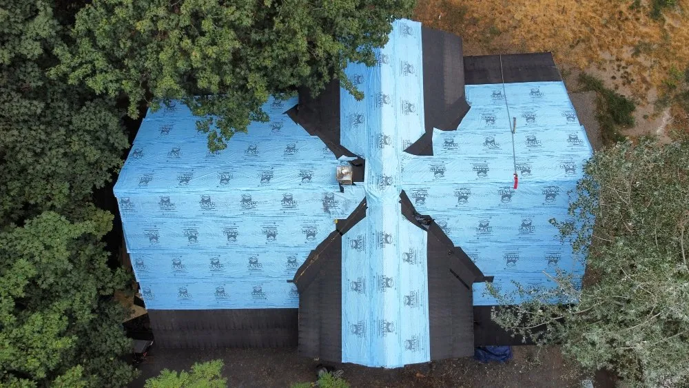 Slide of G & R Roofing