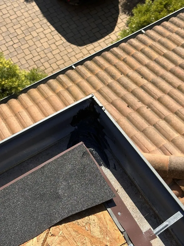 Slide of G I A Rooffing