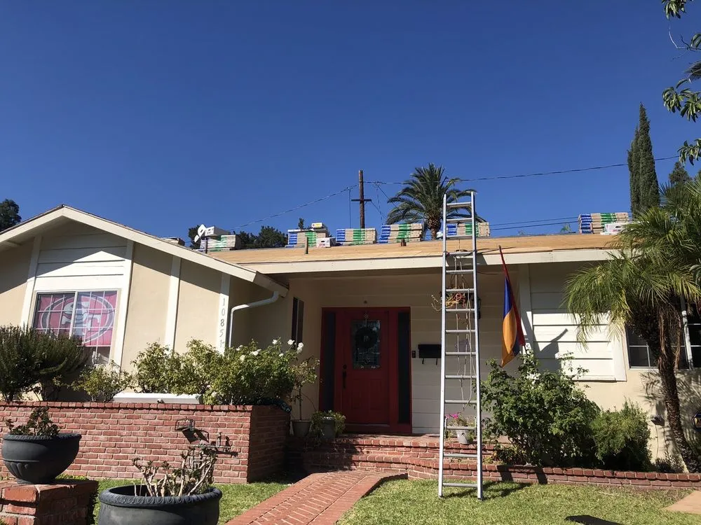 Slide of G R Roofing