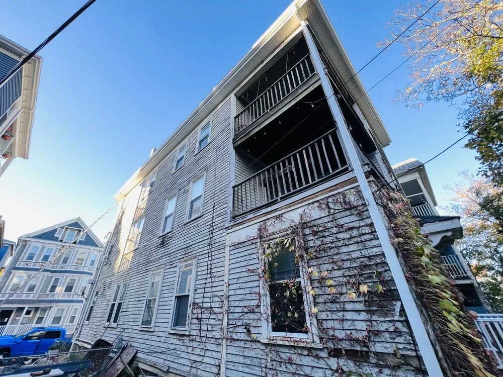 Slide of G Roofing and Gutters