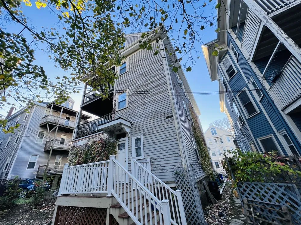 Slide of G Roofing and Gutters