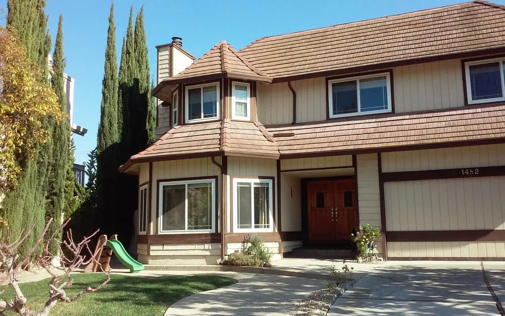 Slide of G S R Roofing